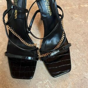Fashion Nova size 9 Black high heels 5 inch heel approx